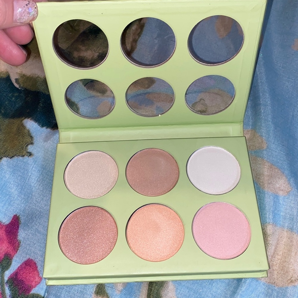 Barely used Pixi Beauty highlighter palette